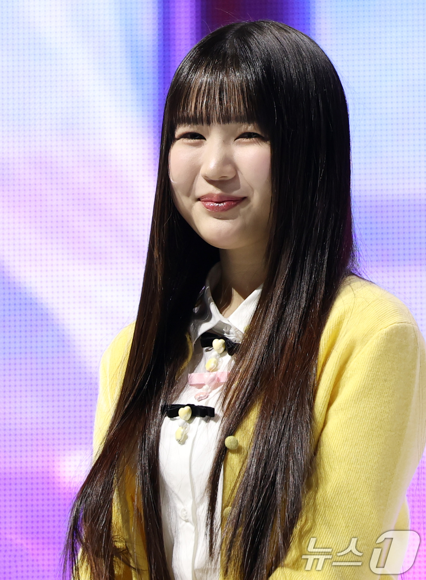 (서울=뉴스1) 권현진 기자 = 그룹 하츠투하츠(Hearts2Hearts) 예온이 24일 서울 광진구 예스24 라이브홀에서 가진 첫 싱글  '더 체이스(The Chase)' 발매 …