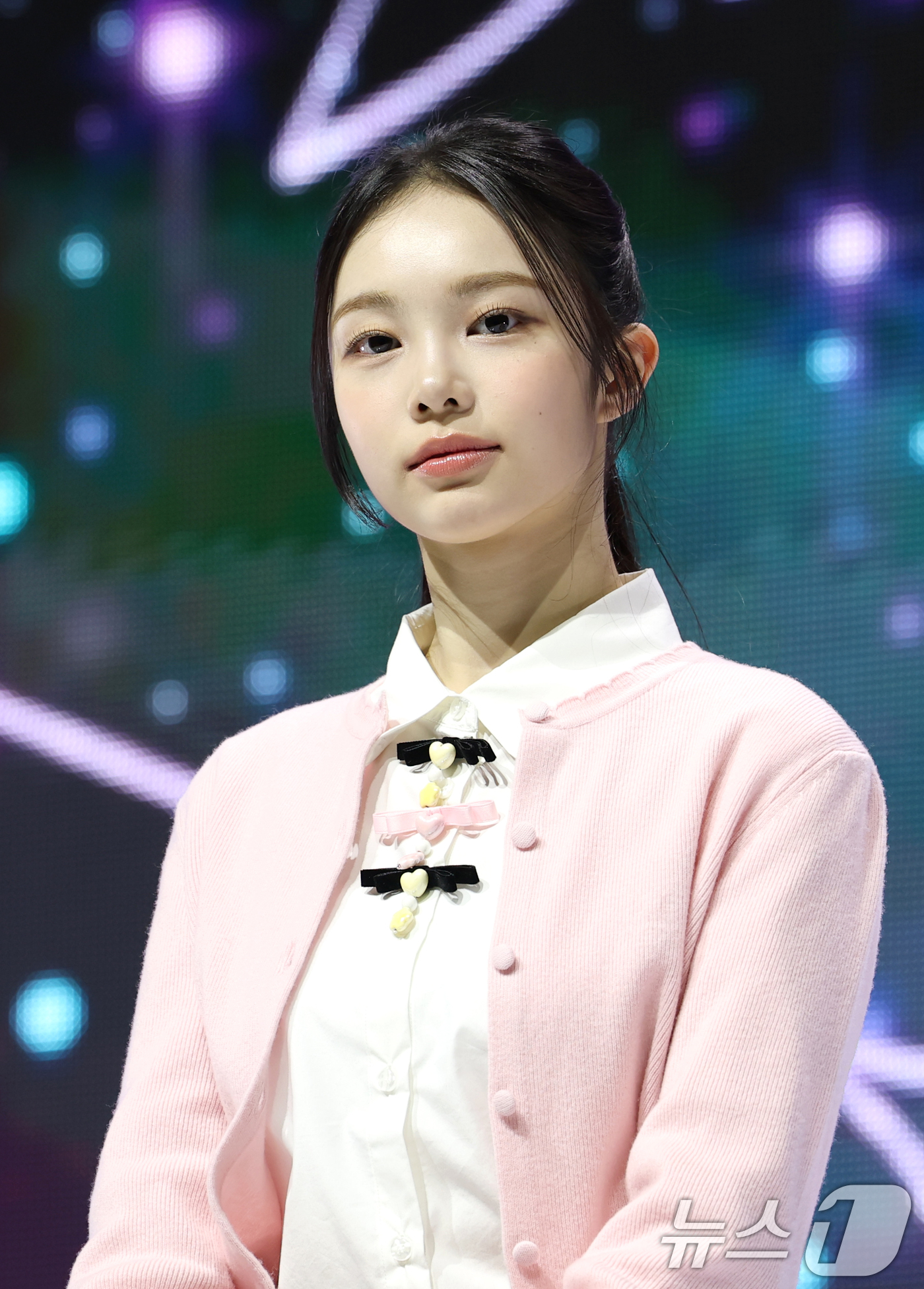 (서울=뉴스1) 권현진 기자 = 그룹 하츠투하츠(Hearts2Hearts) 이안이 24일 서울 광진구 예스24 라이브홀에서 가진 첫 싱글  '더 체이스(The Chase)' 발매 …