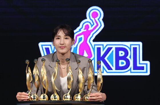 '4억5000만원' 우리은행 김단비, 4시즌 연속 여자농구 연봉 퀸