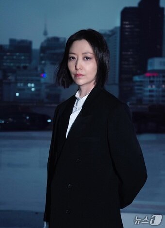 본문 이미지 - LG와 구겐하임 미술관은 올해 'LG 구겐하임 어워드' 수상자로 대한민국 미디어 아티스트 김아영을 선정했다고 25일 밝혔다. 2023년 시상을 시작한 이래 한국인 작가가 수상한 것은 이번이 처음이다. (LG 제공. 재판매 및 DB 금지) 2025.2.25/뉴스1