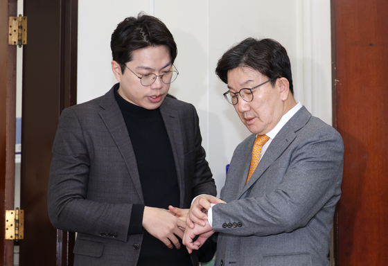 박형준, '윤어게인' 손현보 아들 선대위 영입 비판에 "매도 곤란"