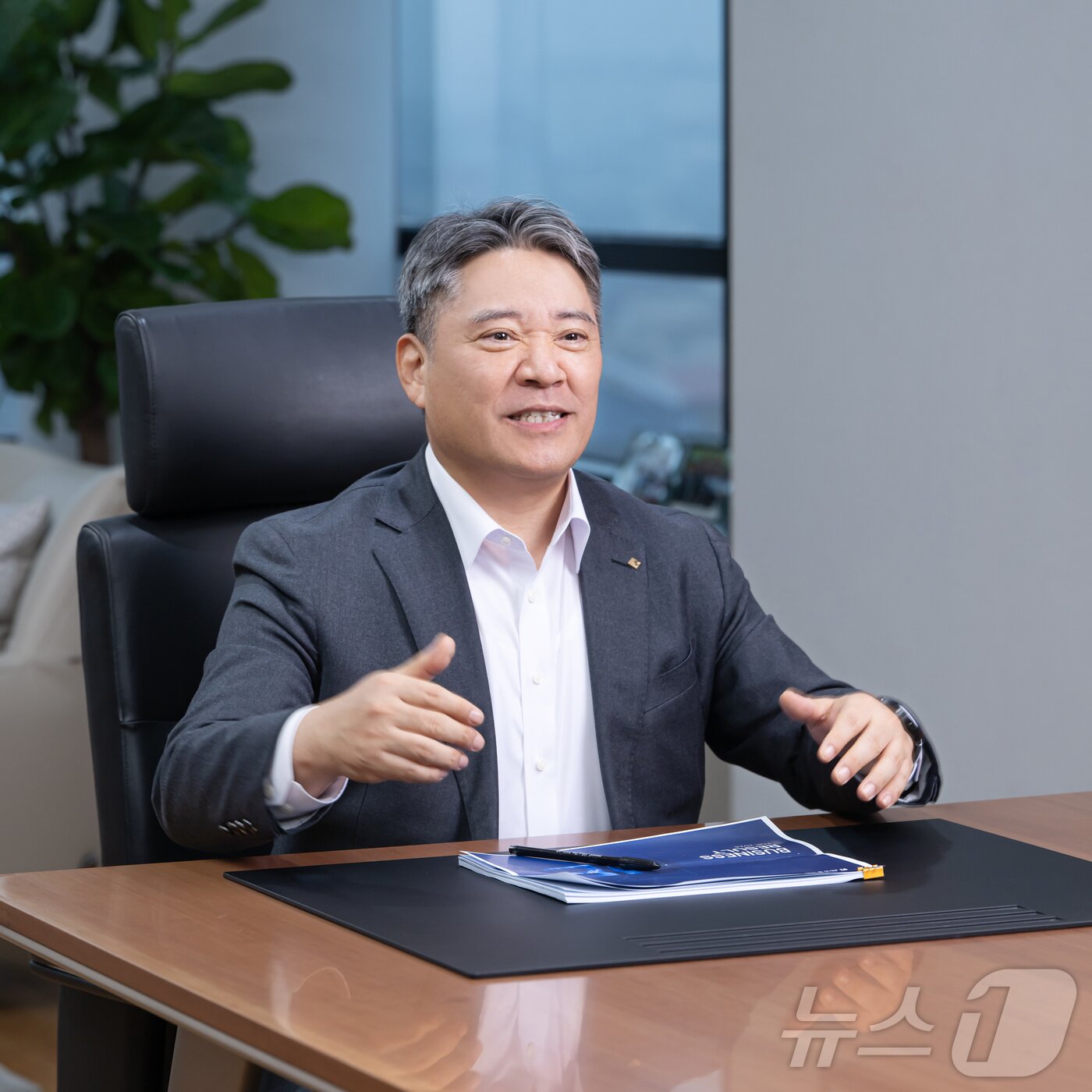 본문 이미지 - 전북은행 백종일 은행장이 연임 인터뷰에 응하고 있다(전북은행 제공. 재판매 및 DB금지). 2025.2.25/뉴스1