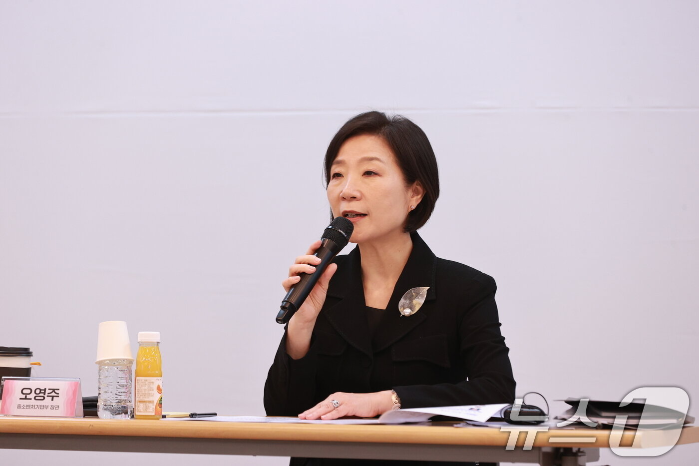 본문 이미지 - 오영주 중소벤처기업부 장관이 25일 경기 수원 경기지방중소벤처기업청에서 열린 '제2차 소상공인 우문현답 정책협의회'에서 인사말을 하고 있다. (중소벤처기업부 제공) 2025.2.25/뉴스1