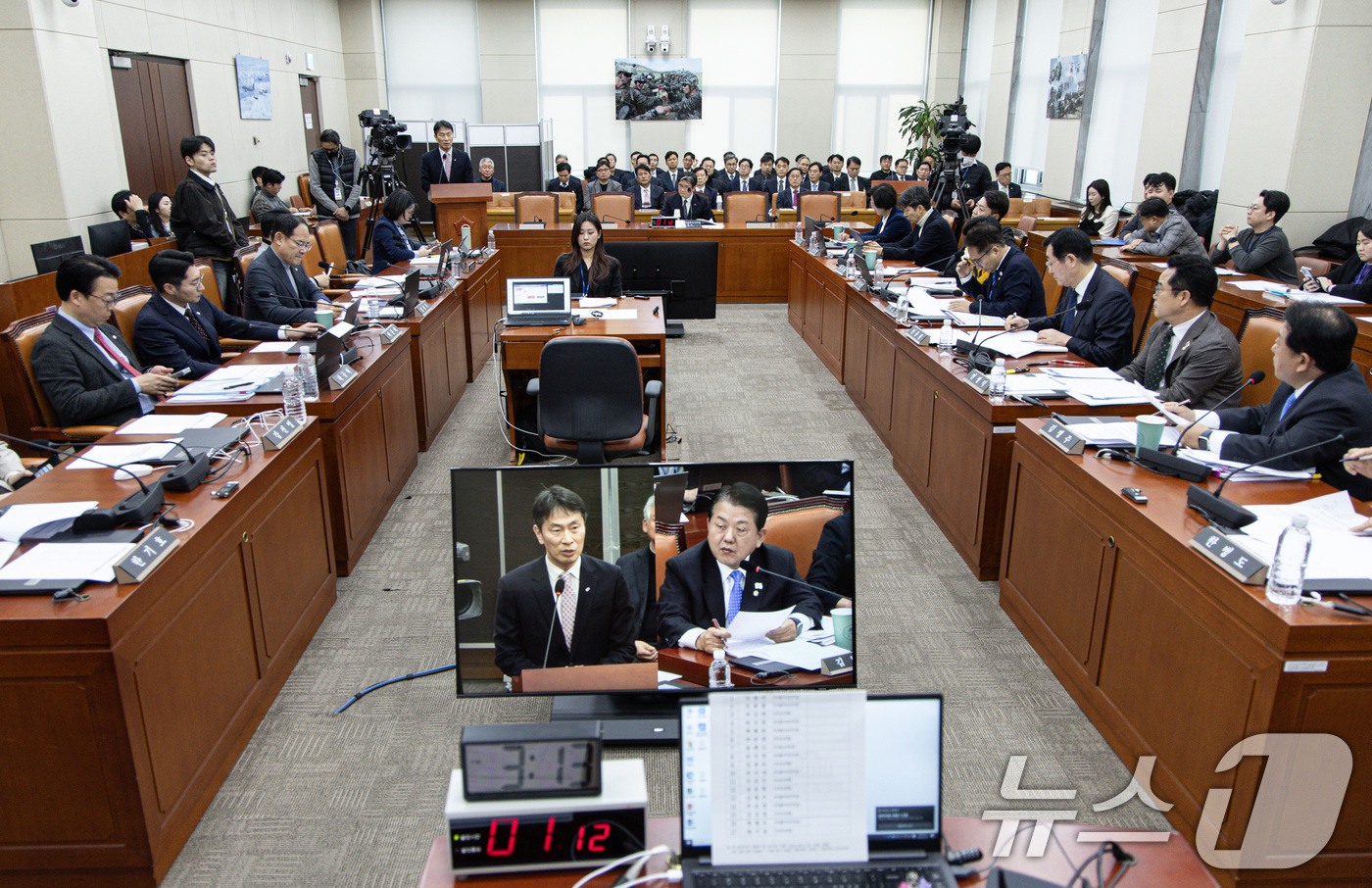 (서울=뉴스1) 이재명 기자 = 25일 오후 서울 여의도 국회에서 윤석열 정부의 비상계엄 선포를 통한 내란 혐의 진상규명 국정조사 제5차 청문회가 열리고 있다. 2025.2.25/ …