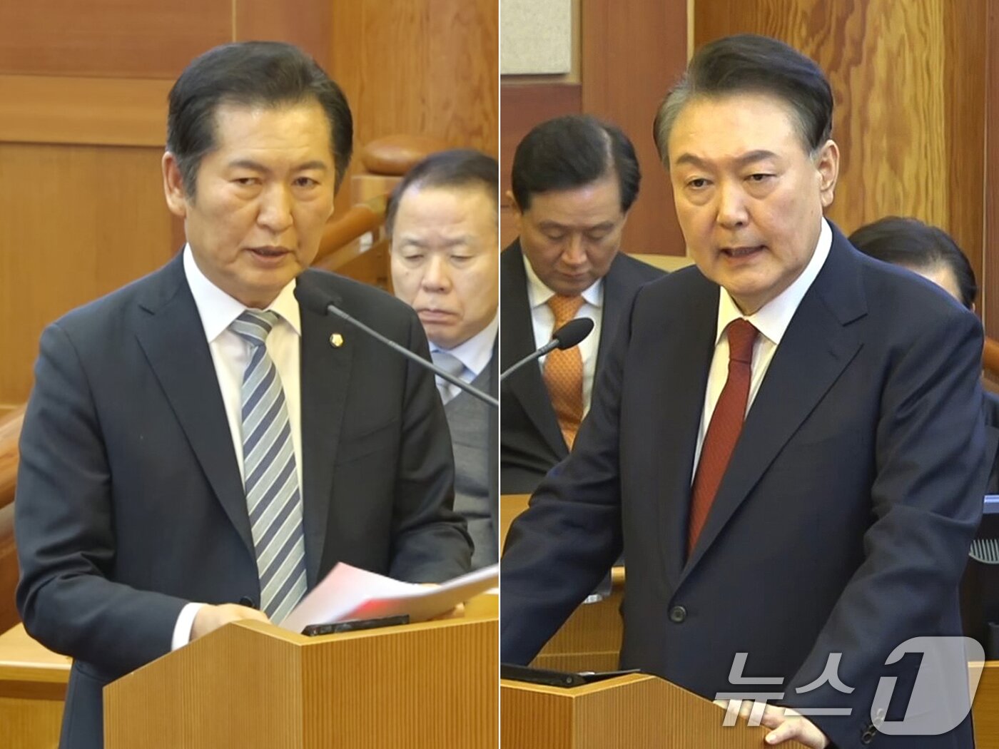 본문 이미지 - 윤석열 대통령&#40;오른쪽&#41;과 정청래 국회 탄핵소추위원장이 25일 오후 서울 종로구 헌법재판소에서 열린 윤 대통령에 대한 탄핵심판 최종&#40;11차&#41; 변론기일에 출석해 최종의견을 진술하고 있다. &#40;헌법재판소 제공. 재판매 및 DB 금지&#41; 2025.2.25/뉴스1 ⓒ News1 민경석 기자