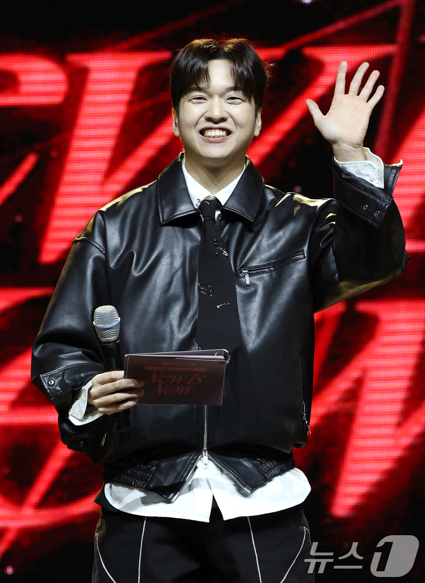 (서울=뉴스1) 권현진 기자 = 방송인 유재필이 26일 서울 용산구 블루스퀘어 마스터카드홀에서 열린 그룹 누에라(NouerA)의 첫 번째 미니 앨범 '챕터: 뉴 이즈 나우(Chap …