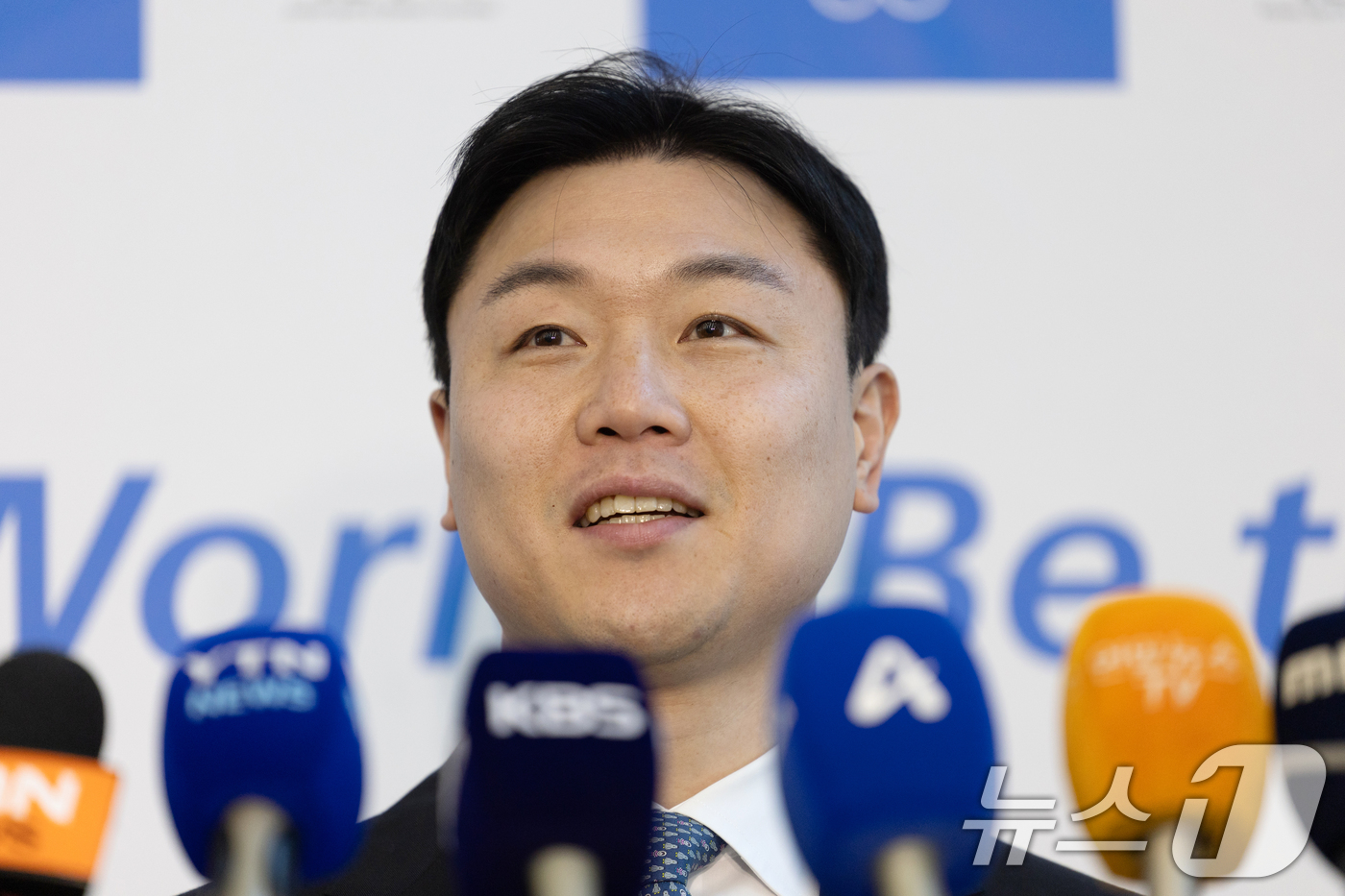 (서울=뉴스1) 이승배 기자 = 국제올림픽위원회(IOC) 선수위원에 도전하는 봅슬레이 메달리스트 원윤종이 26일 오후 서울 송파구 올림픽회관에서 열린 국내 후보 비공개 면접에 참석 …