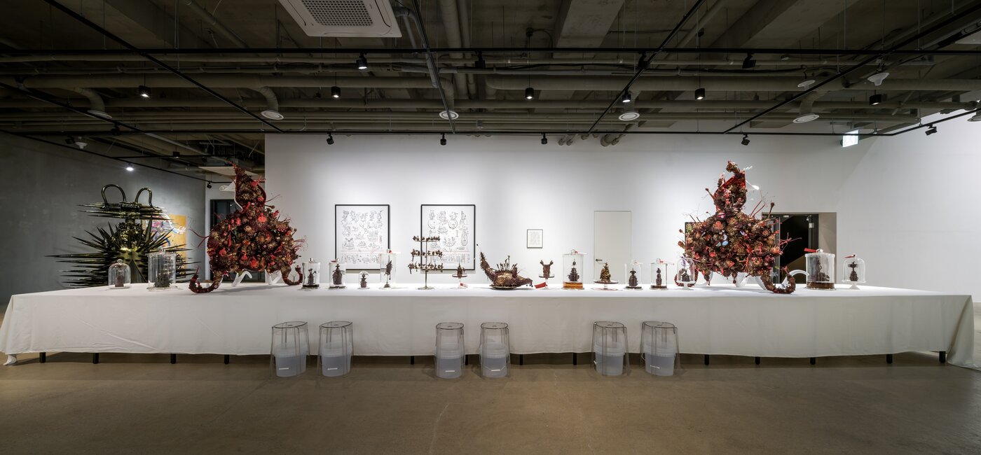 본문 이미지 - 2023년 이피 개인전 &#39;미래 생물 발굴&#39; 전시 전경 &#40;아트스페이스3 제공&#41;