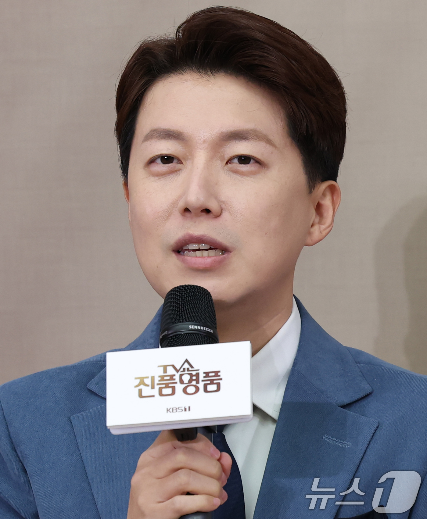 (서울=뉴스1) 권현진 기자 = 강승화 아나운서가 27일 서울 영등포구 KBS 신관에서 열린 ‘TV쇼 진품명품 30주년 기념 기자 간담회’에서 인사말을 하고 있다.‘TV쇼 진품명품 …