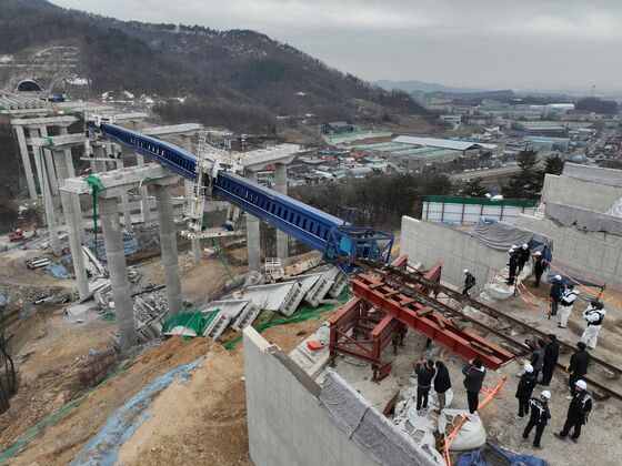 국토부 "세종-안성 고속도로 붕괴 원인, 7월 중 최종 결과 발표"