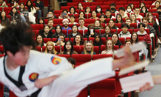 불법 체류 외국인 유학생 3만 명…어학연수 비자 가장 많아