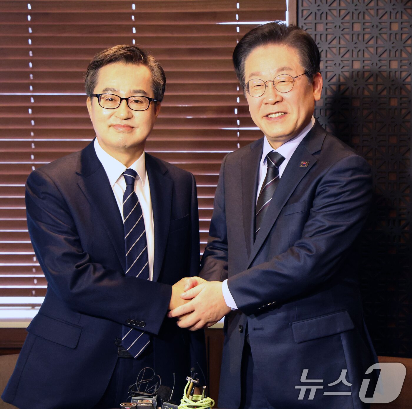 본문 이미지 - 이재명 대통령&#40;오른쪽&#41;과 김동연 경기도지사 자료사진. &#40;공동취재&#41; /뉴스1