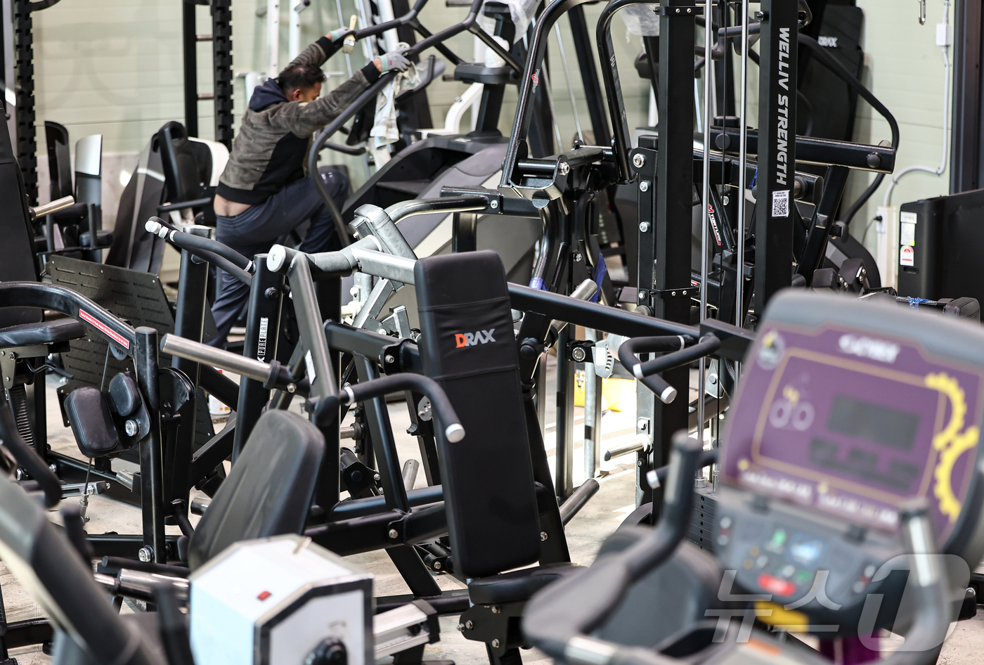 (용인=뉴스1) 김도우 기자 = 지난해 전국 헬스장 폐업 수가 코로나19때 보다 높은 수치를 기록하며 통계가 집계되기 시작한 1990년 이래 가장 높은 수치를 기록했다.행정안전부 …