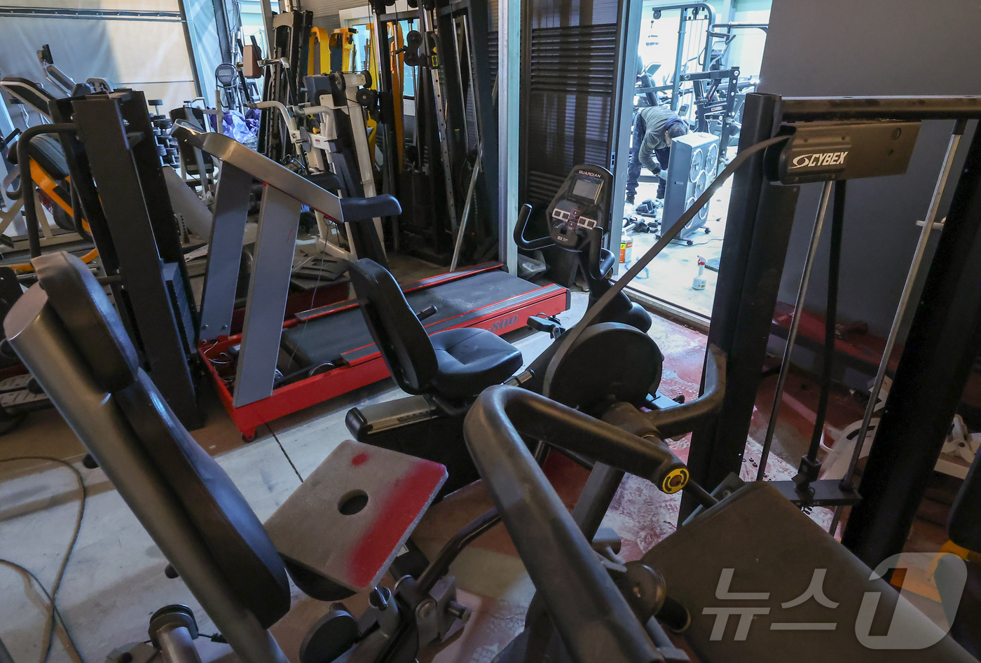 (용인=뉴스1) 김도우 기자 = 지난해 전국 헬스장 폐업 수가 코로나19때 보다 높은 수치를 기록하며 통계가 집계되기 시작한 1990년 이래 가장 높은 수치를 기록했다.행정안전부 …