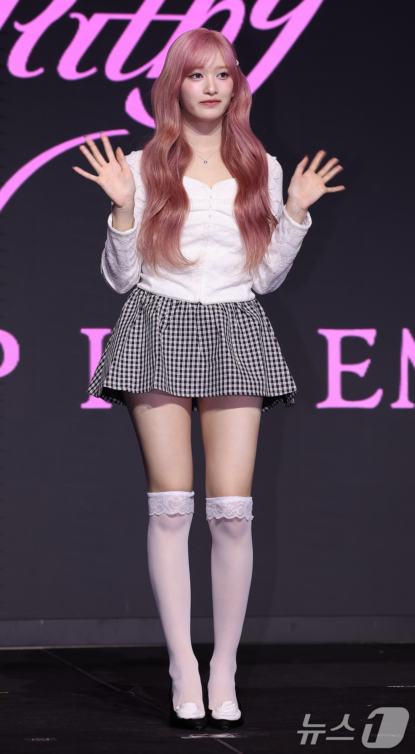 (서울=뉴스1) 김진환 기자 = 걸그룹 아이브(IVE)의 이서가 3일 오후 서울 영등포구 여의도 콘래드 호텔에서 열린 세 번째 미니 앨범 ‘아이브 엠파시(IVE EMPATHY)’ …