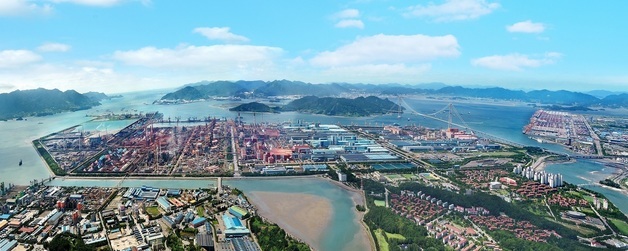 포스코 7000명 직고용 결단…지역사회는 '기대 반, 걱정 반'