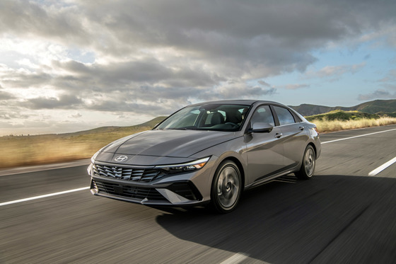 현대차 아반떼, 한국 차 최초 美 판매량 400만대 돌파…출시 24년만