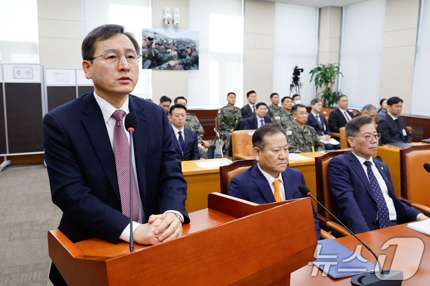 (서울=뉴스1) 안은나 기자 = 인성환 국가안보실 2차장이 4일 서울 여의도 국회에서 열린 '윤석열 정부의 비상계엄 선포를 통한 내란 혐의 진상규명 국정조사 2차 청문회'에 출석해 …