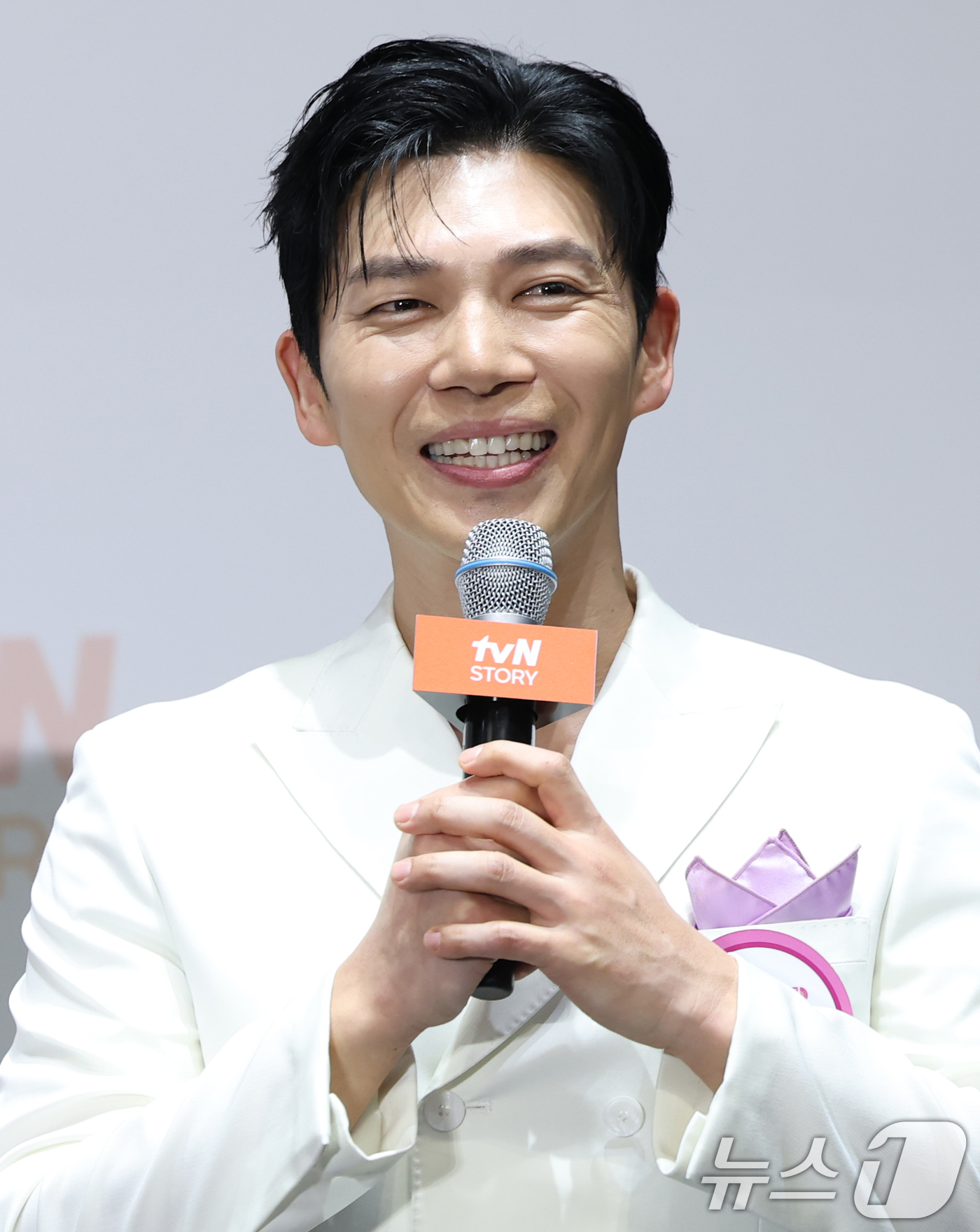 (서울=뉴스1) 권현진 기자 = 배우 지승현이 4일 서울 영등포구 라마다 서울 신도림에서 열린 tvN STORY 예능 ‘잘생긴 트롯’ 제작발표회에 참석해 인사말을 하고 있다.‘잘생 …