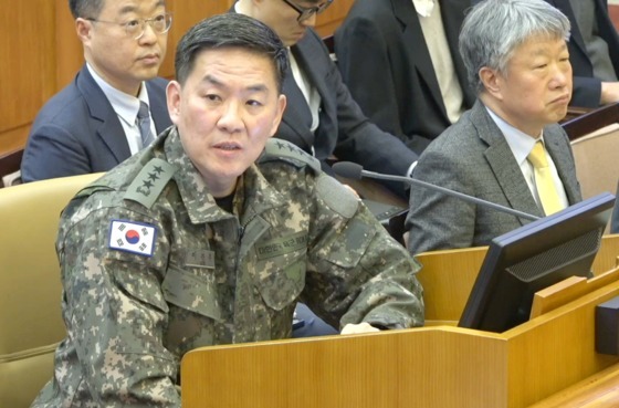 '尹탄핵심판 위증' 이진우 前수방사령관, 경찰 특수본 출석