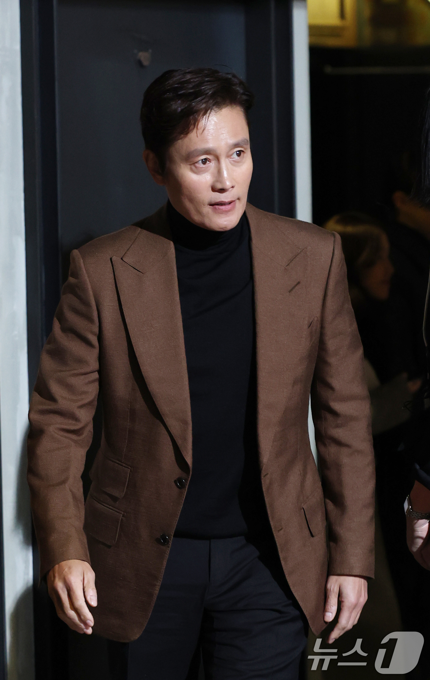 (서울=뉴스1) 권현진 기자 = 배우 이병헌이 4일 서울 용산구 CGV 용산아이파크몰에서 열린 CJ ENM 30주년 기념 비저너리(Visionary) 선정작 ‘공동경비구역 JSA’ …