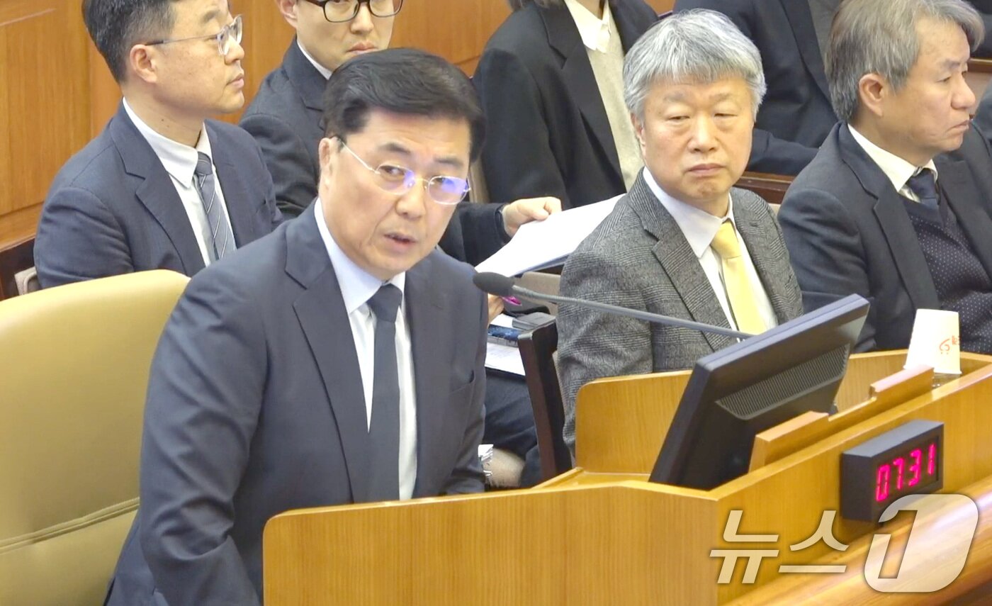 본문 이미지 - 홍장원 전 국가정보원 제1차장이 4일 서울 종로구 헌법재판소에서 열린 윤석열 대통령 탄핵심판 5차 변론에 증인으로 출석해 발언하고 있다. &#40;헌법재판소 제공&#41; 2025.2.4/뉴스1