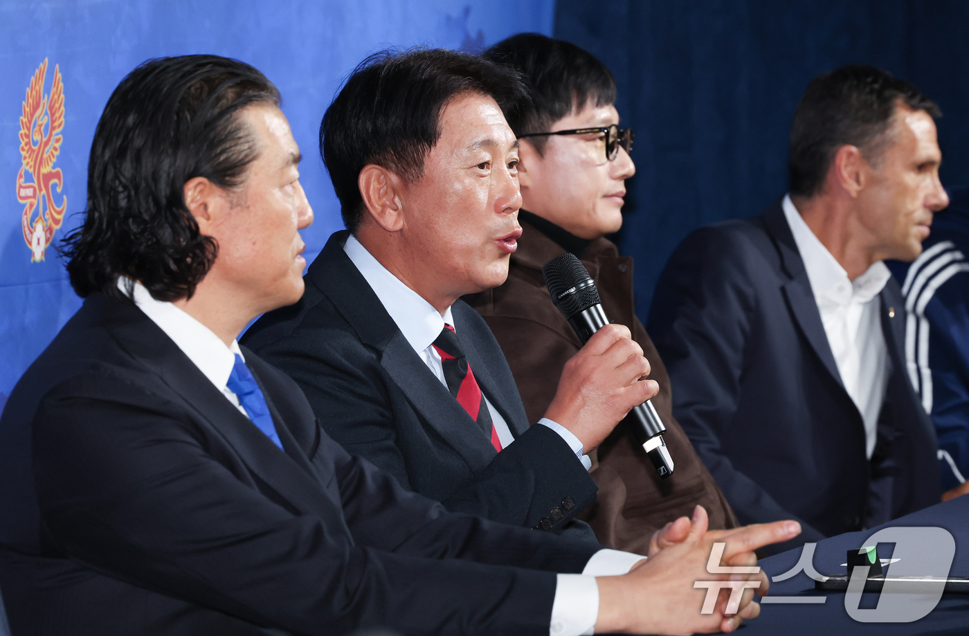 (서울=뉴스1) 허경 기자 = 박태하 포항 스틸러스 감독이 5일 서울 종로구 축구회관에서 열린 2024-25 ACL 참가 K리그 4개팀 미디어데이에서 취재진의 질의에 답하고 있다. …