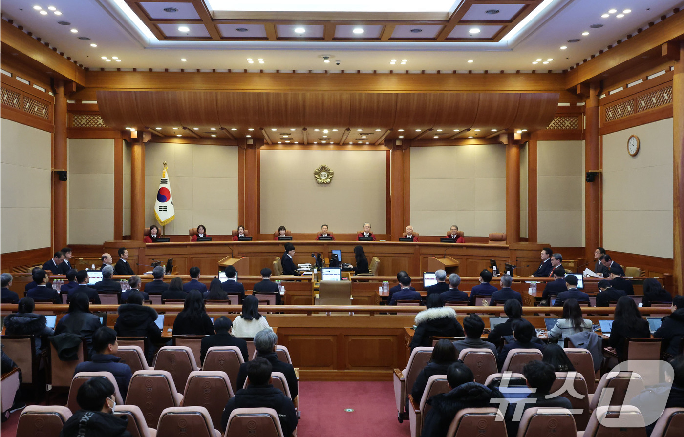 (서울=뉴스1) 사진공동취재단 = 6일 오전 서울 종로구 헌법재판소 대심판정에서 윤석열 대통령 탄핵심판 6차 변론이 진행되고 있다. 2025.2.6/뉴스1