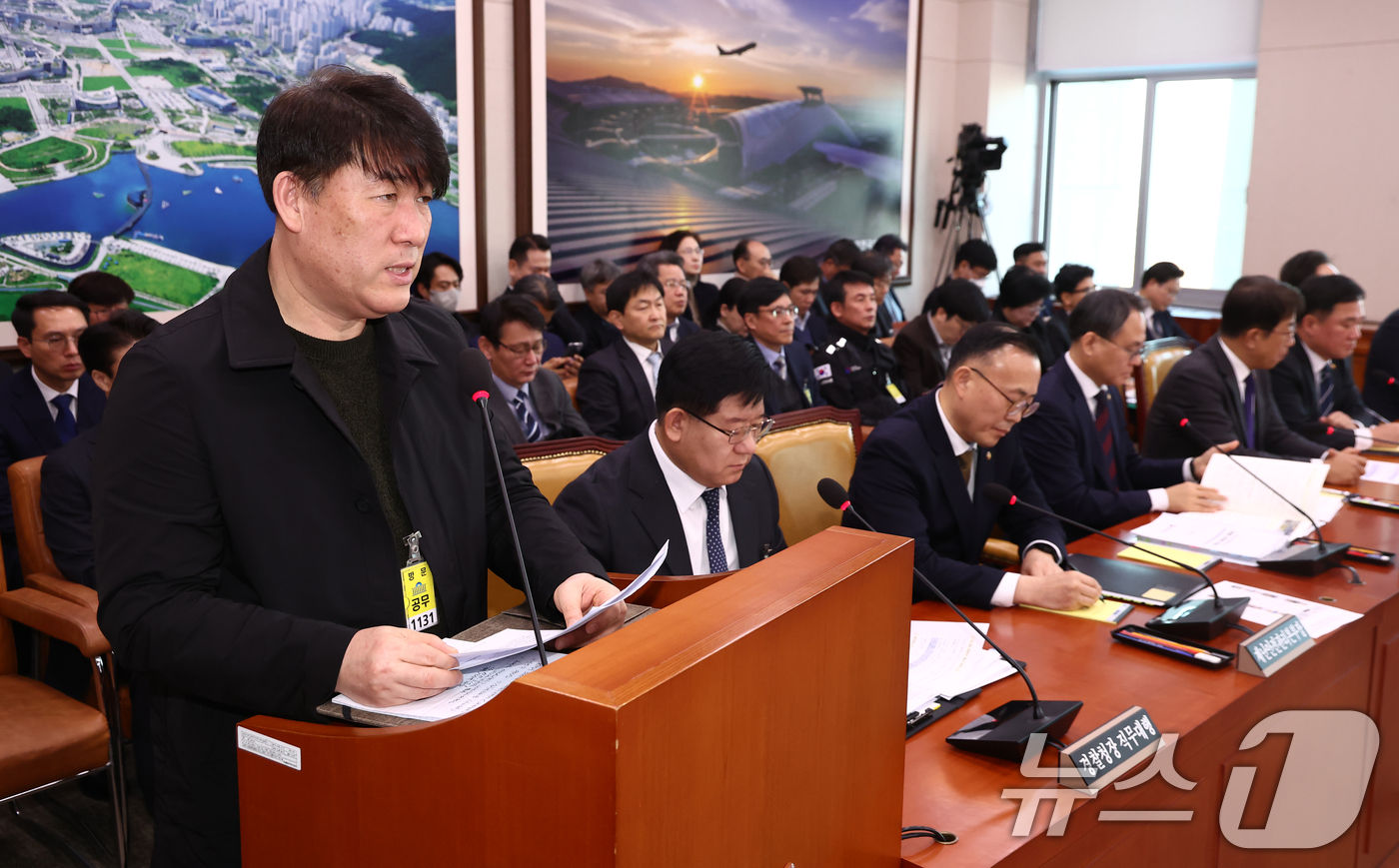 (서울=뉴스1) 김민지 기자 = 박한신 여객기 참사 유가족협의회 대표가 6일 오전 서울 여의도 국회에서 열린 12.29 여객기 참사 진상규명과 피해자 및 유가족 피해구제 특별위원회 …