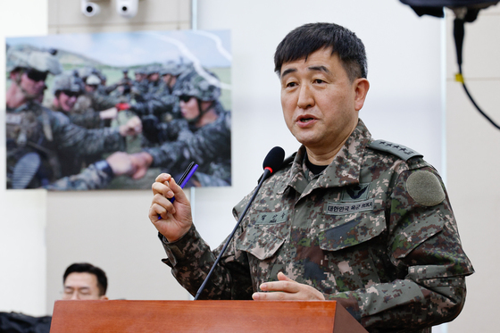 박안수 前 계엄사령관 "당시 명령 순응 분위기…포고령 처단 단어 놀라"