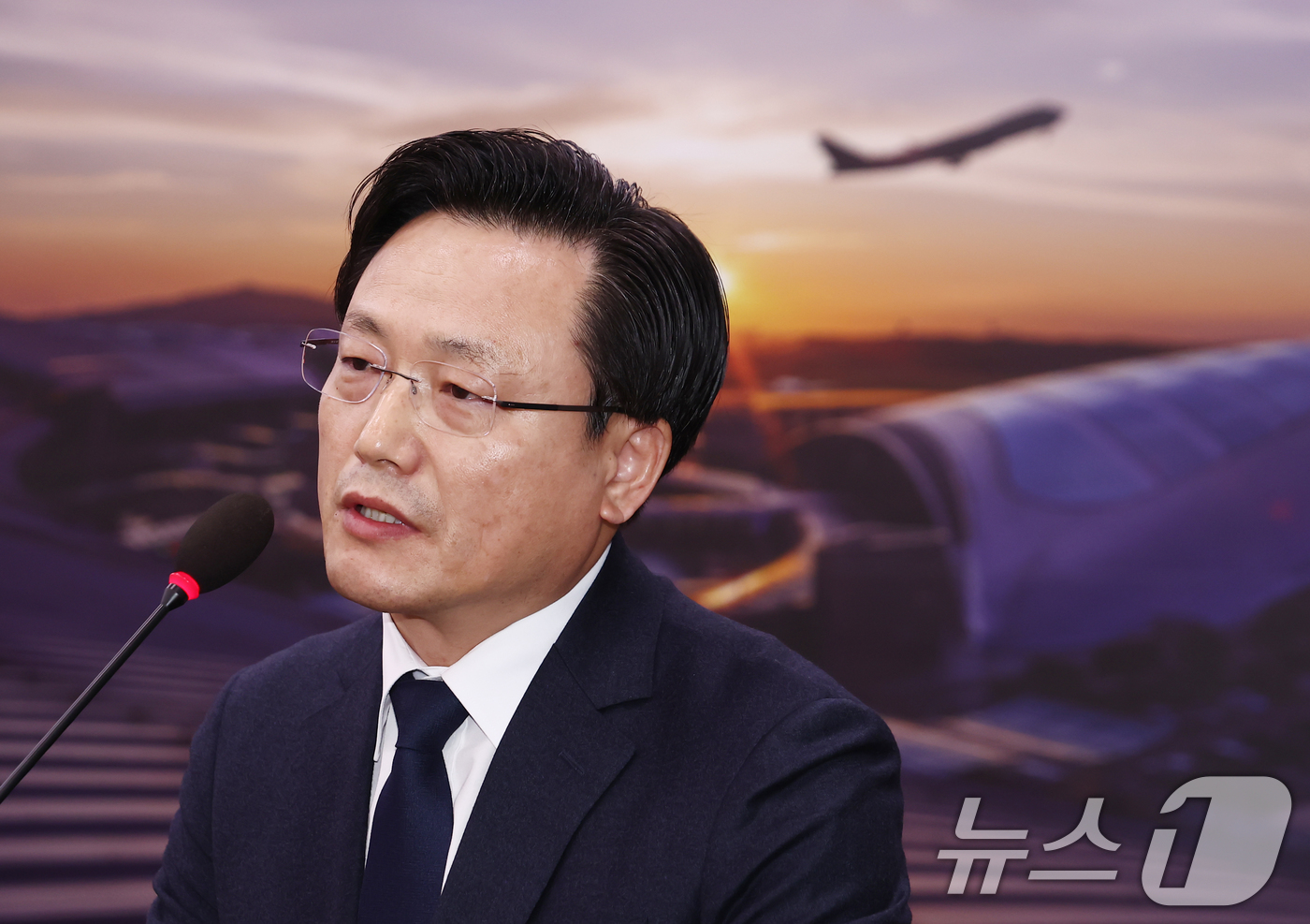 (서울=뉴스1) 김민지 기자 = 김이배 제주항공 대표가 6일 오후 서울 여의도 국회에서 열린 12.29 여객기 참사 진상규명과 피해자 및 유가족 피해구제 특별위원회 전체회의에서 김 …