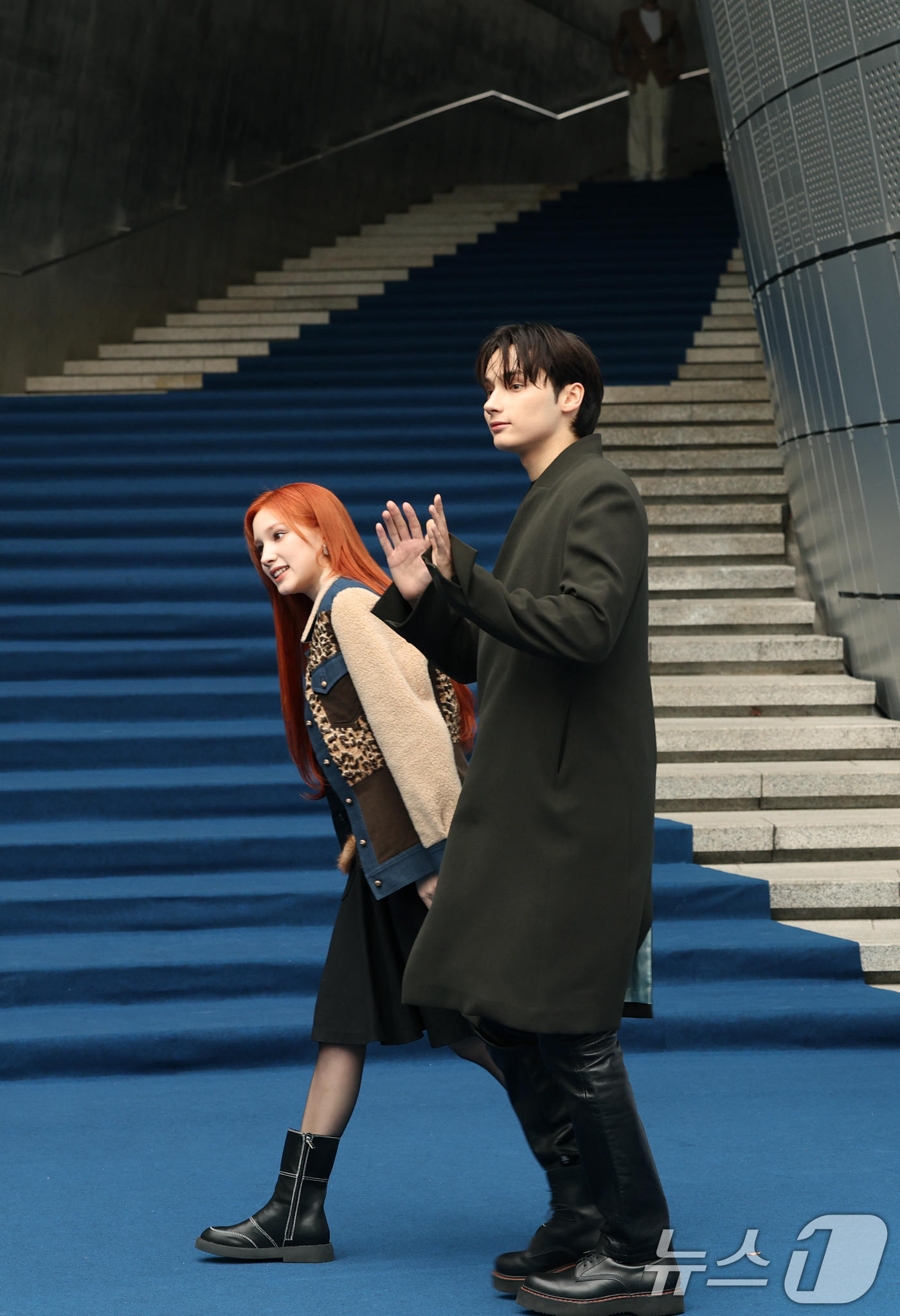 (서울=뉴스1) 권현진 기자 = 투모로우바이투게더 휴닝카이와 케플러 휴닝바히에(왼쪽) 남매가 6일 서울 중구 동대문디자인플라자(DDP)에서 열린 ‘2025 F/W서울패션위크’ ‘곽 …