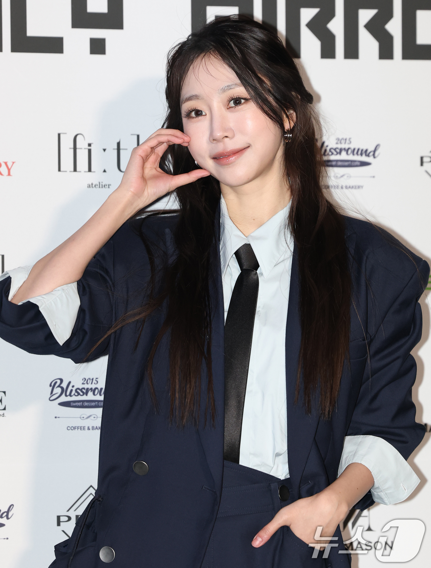 (서울=뉴스1) 권현진 기자 = 러블리즈 서지수가 7일 서울 중구 동대문디자인플라자(DDP)에서 열린 ‘2025 F/W서울패션위크’ ‘데일리미러’ 컬렉션에 참석해 포즈를 취하고 있 …