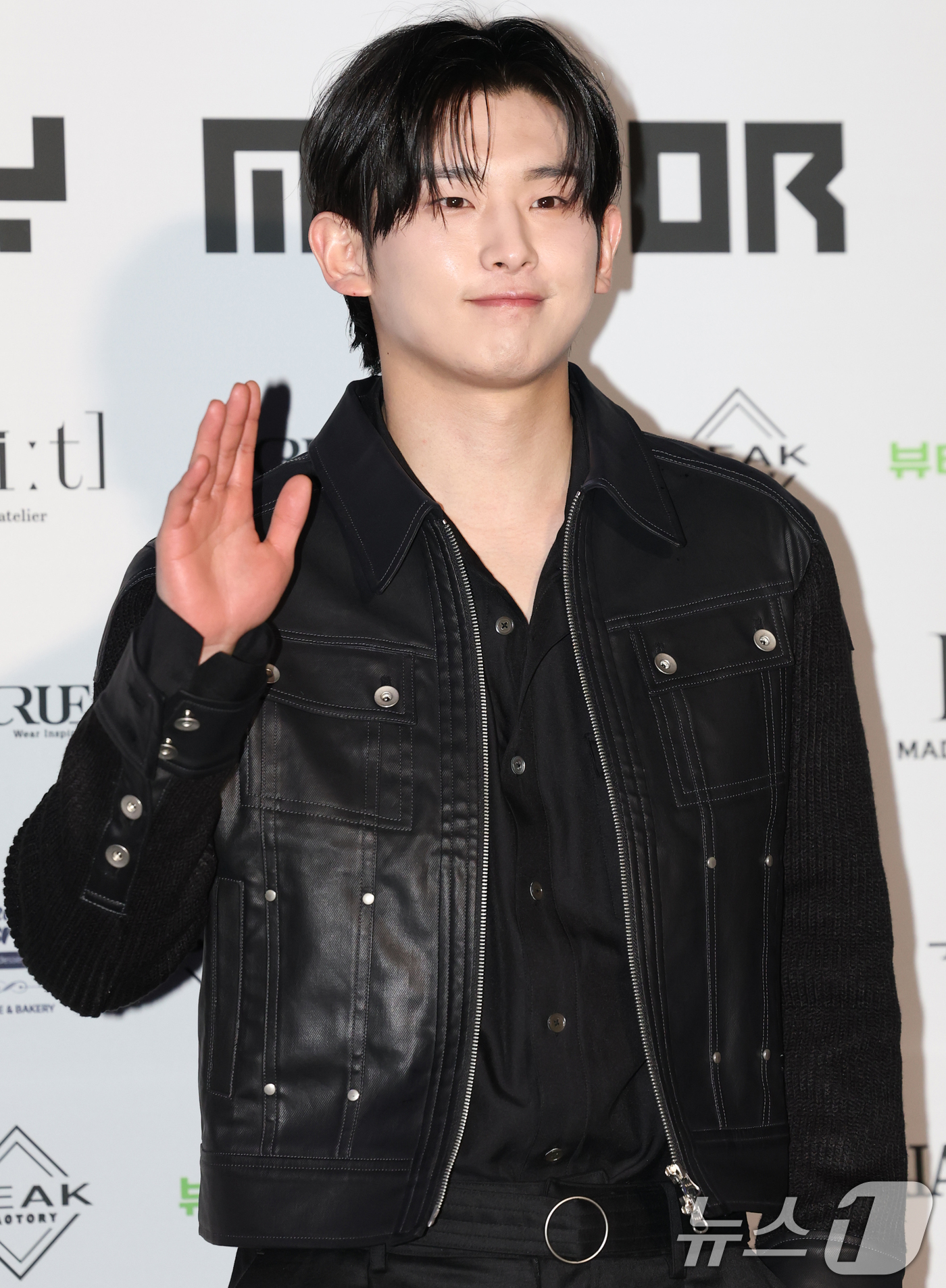 (서울=뉴스1) 권현진 기자 = 배우 김지율이 7일 서울 중구 동대문디자인플라자(DDP)에서 열린 ‘2025 F/W서울패션위크’ ‘데일리미러’ 컬렉션에 참석해 포즈를 취하고 있다. …