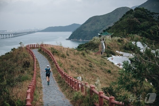 본문 이미지 - 홍콩의 최대 섬인 란타우섬에서 열리는 트랜스란타우&#40;홍콩관광청 제공&#41; 