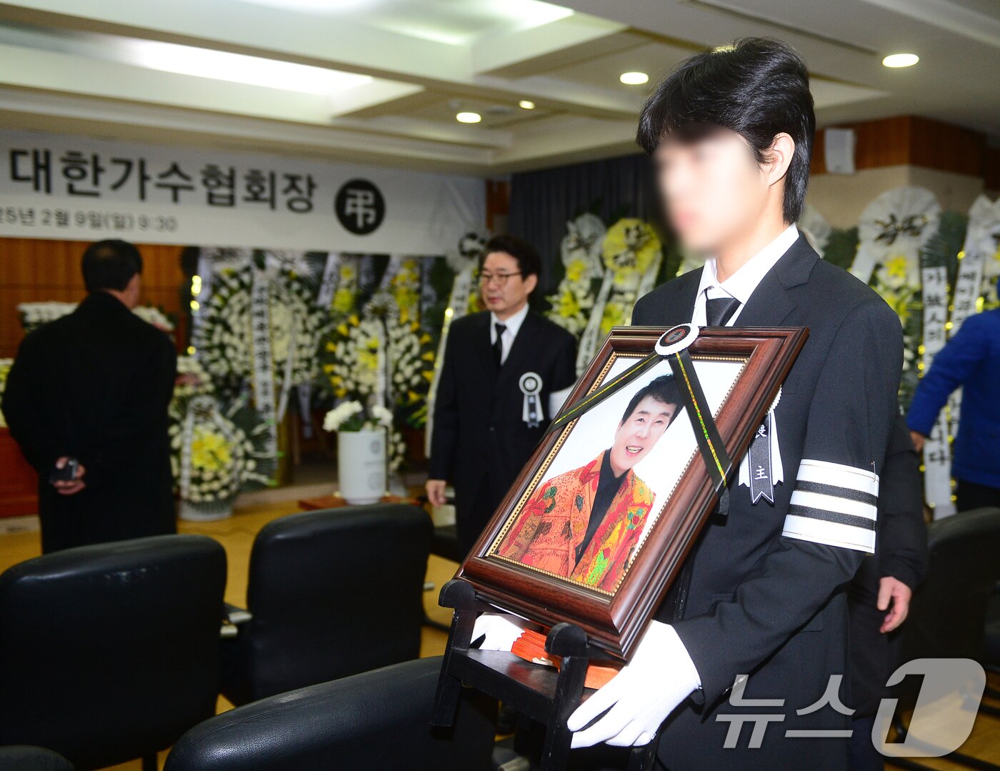본문 이미지 - 9일 오전 서울 종로구 서울대병원 장례식장에서 &#39;국민 트로트 가수&#39; 고&#40;故&#41; 송대관의 영결식이 엄수되고 있다.  &#40;공동취재&#41; 2025.2.9/뉴스1 ⓒ News1 김진환 기자