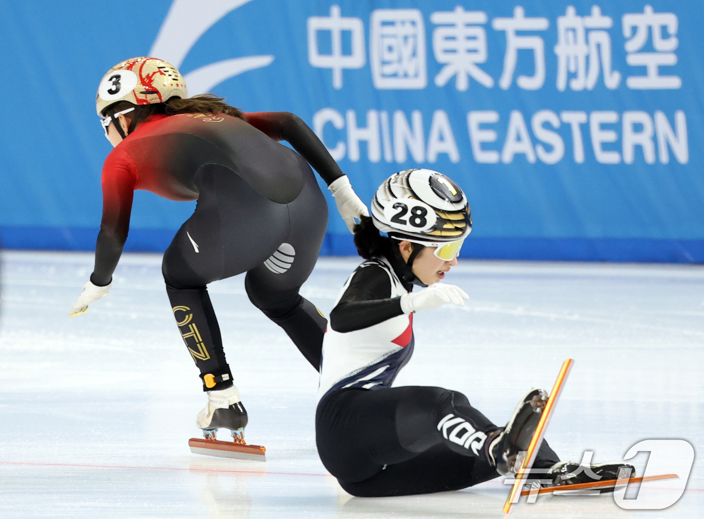 (하얼빈(중국)=뉴스1) 이승배 기자 = 9일(현지시간) 중국 헤이룽장성 하얼빈 빙상훈련센터 다목적홀에서 열린 하얼빈 동계아시안게임 여자 쇼트트랙 3,000m 계주 결승에서 대한민 …