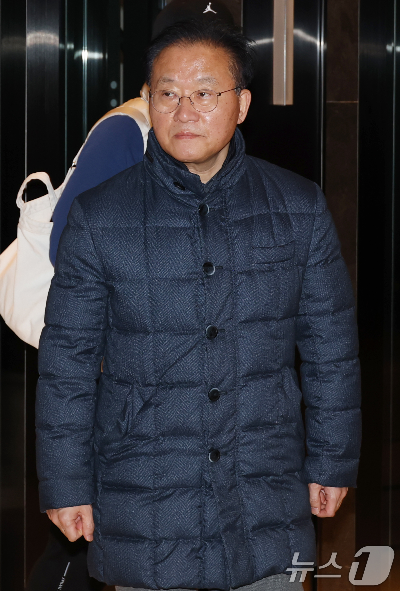 (서울=뉴스1) 이광호 기자 = 윤재옥 국민의힘 의원이 9일 오후 서울 여의도의 한 식당에서 가진 권영세 비상대책위원장과 중진의원들 회동에 참석하고 있다. 2025.2.9/뉴스1