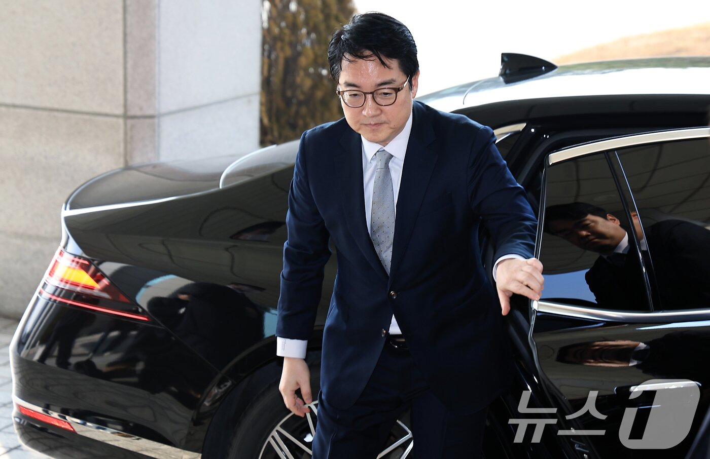 본문 이미지 - 심우정 검찰총장이 10일 오전 서울 서초구 서초동 대검찰청으로 출근하고 있다. 2025.3.10/뉴스1 ⓒ News1 박정호 기자