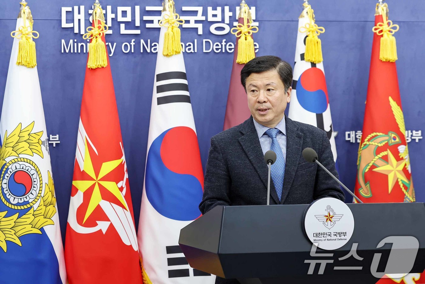 (서울=뉴스1) 민경석 기자 = 전하규 국방부 대변인이 10일 오전 서울 용산구 국방부에서 정례브리핑을 하고 있다. 2025.3.10/뉴스1