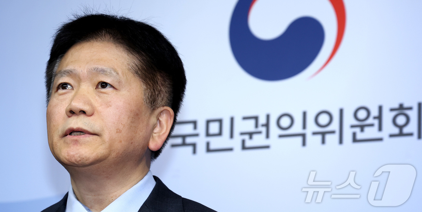 (세종=뉴스1) 김기남 기자 = 이명순 국민권익위 부패방지 부위원장이  10일 세종시 정부세종청사에서 방송통신심의위원장의 사적 이해관계자 신고·회피 위반 관련, 신고자의 이의신청에 …