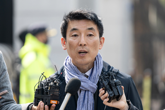 '법정 소란' 김용현 변호인 이하상 감치 집행…명령 두 달만