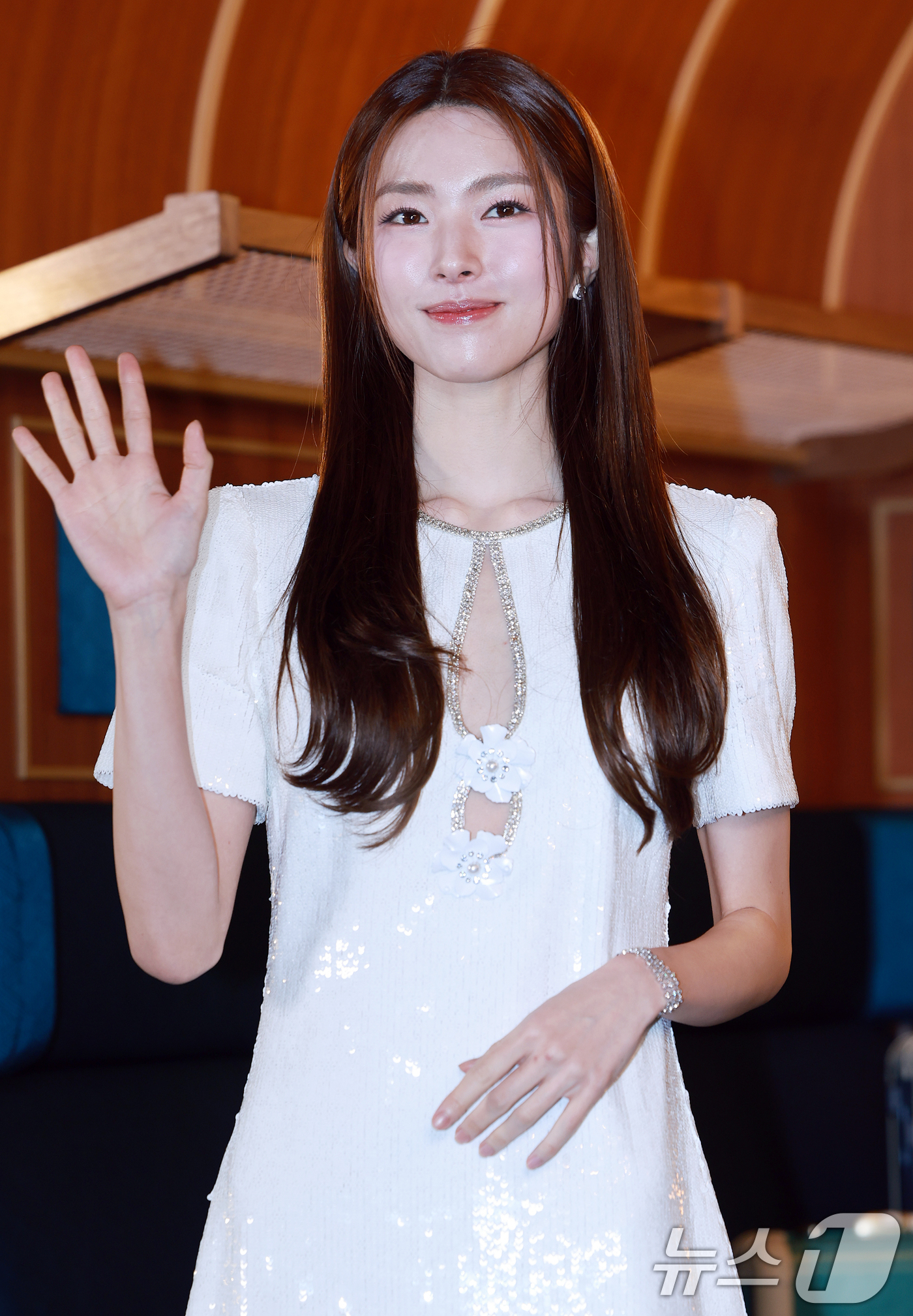 (서울=뉴스1) 김진환 기자 = 배우 하영이 10일 오후 서울 강남구 청담동 스케줄 청담에서 열린 쌤소나이트 115주년 기념 팝업 스토어 오픈 포토월에 참석해 포즈를 취하고 있다. …