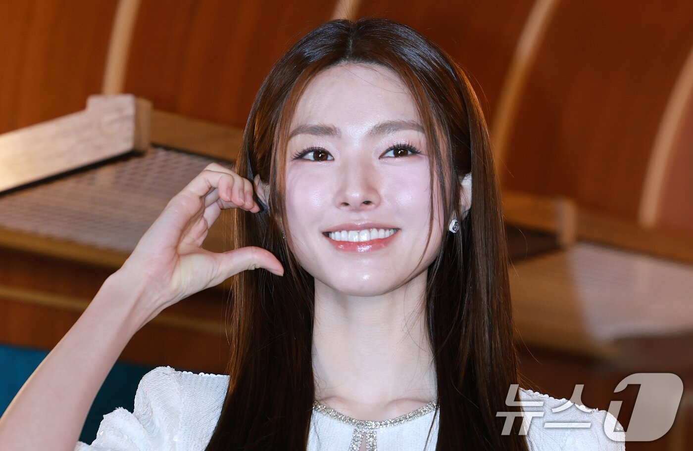하영, 과즙미 팡팡 터지는 미소