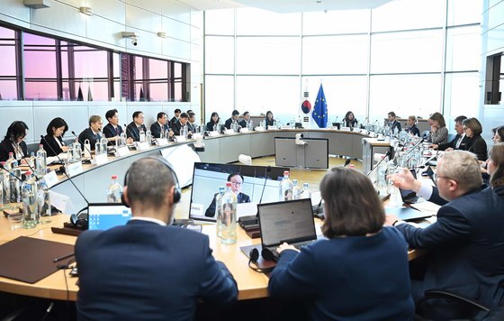 'EU 자동차 수출 장벽 완화'…상호 규제 인증 범위 확대