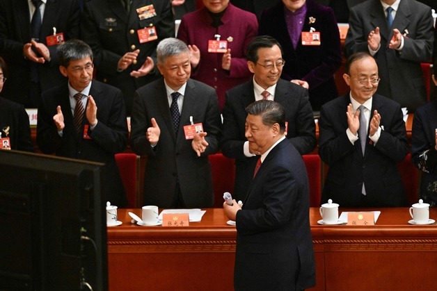 '軍수뇌부 숙청' 시진핑 정치국회의 주재…"당중앙 결정 철저 이행"