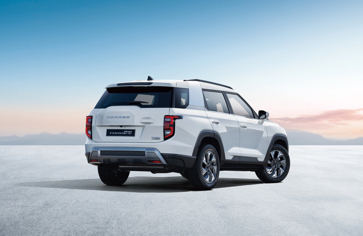 본문 이미지 - KG모빌리티가 11일 출시한 하이브리드(HEV) 기반 중형 스포츠유틸리티차(SUV) '토레스 하이브리드'(KG모빌리티 제공). 2025.03.11.