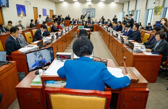 과방위, '불출석' 류희림 고발…故 오요안나 청문회 두고 여야 공방