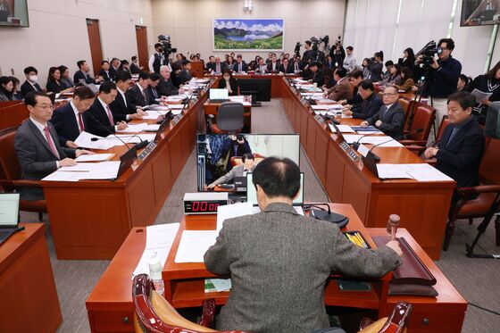 국회 외통위 '민감국가 지정' 문제 추궁…24일 현안질의
