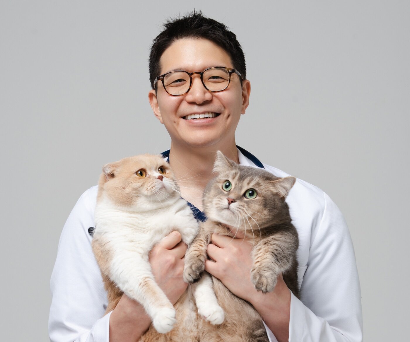 본문 이미지 - 최기정 수의사와 반려묘 &#40;최기정 수의사 제공&#41; ⓒ 뉴스1